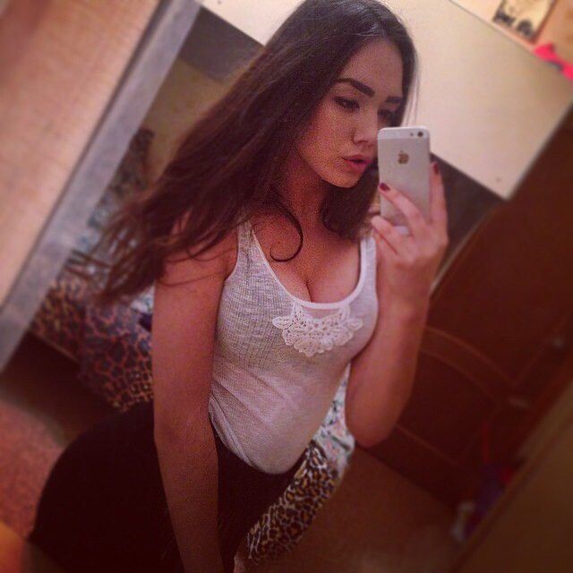 Секреты успеха: Женщина на выезд для важной встречи с партнерами